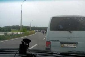 На пропускных пунктах в зоне АТО будут продавать лекарства и еду 