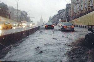 Москву затопило после мощного урагана