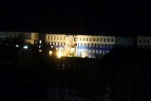 В российском Омске обвалилась стена казармы ВДВ, похоронив под завалами минимум десять человек