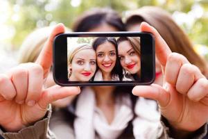 3 селфи в день делают "психи" 