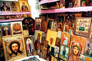 Как выбрать и куда поставить иконы в доме