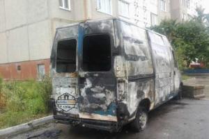В Ровно разыскали поджигателя двух автомобилей