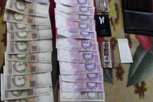 Мариупольские оперативники задержали наркосбытчика с поличным 