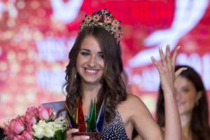 Украинка признана самой красивой девушкой в мире среди глухих