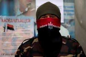 Москаль в «Правом секторе» на Закарпатье нашел беженцев, зэков и бомжа