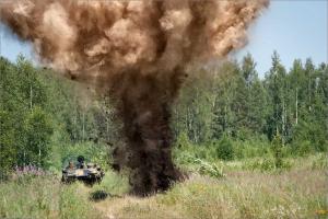 В подвале жилого дома в Счастье обнаружили 2 мины, связанные изолентой