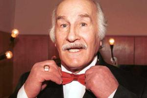 100-летний актер Владимир Зельдин - в тяжелом состоянии