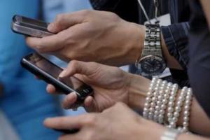В Украине объявили новую войну "серым" мобилкам