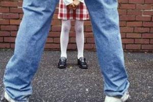 На Тернопольщине извращенец приставал к 5-летней девочке под носом у родителей