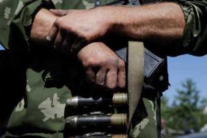 Украинский военный подорвался на растяжке в Золотом