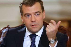 Медведев хочет разместить на Курилах войска РФ