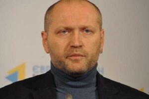 Изменения в Конституцию необходимо принимать на общенациональном референдуме, - нардеп