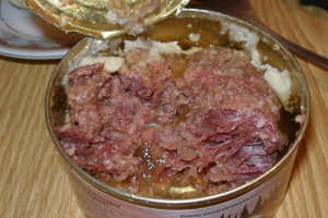 Из России на Донбасс завезли около миллиона банок яда