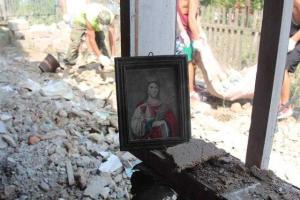 В Сартане начали разбирать завалы после обстрела