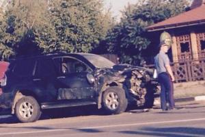 В сети появилось видео жуткой аварии, в которой погиб милиционер с семьей