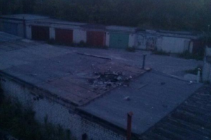 В Авдеевке снаряды боевиков попали в гаражный кооператив