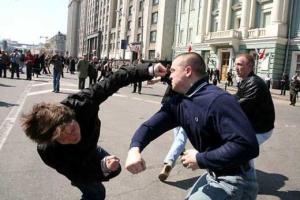 В Алма-Ате казахи встали на защиту украинца и размазали представителей «русского мира» по асфальту