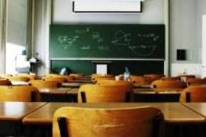 Украинским школьникам могут увеличить каникулы 