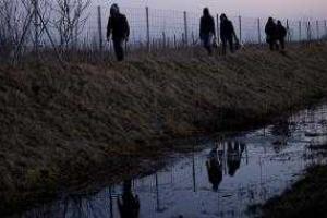 На Луганщине в полуразрушенных селах стали появляться странные "беженцы"