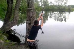 2 человека упали с "тарзанки" под Киевом