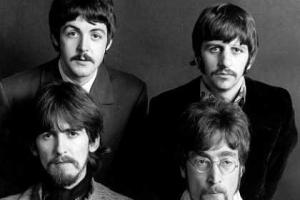 Самый ценный документ The Beatles выставят на аукцион