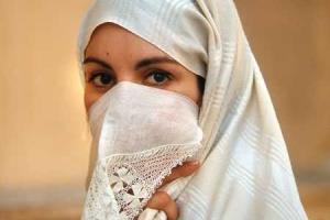 В Алжире жених на свадьбе не узнал свою невесту без макияжа и подал на нее за это в суд