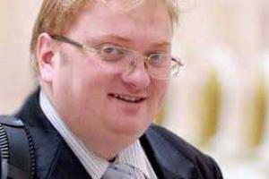 Очередной бзик Милонова: хочет запретить «кроссовки для геев»