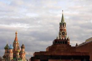 У стен Кремля открыли стрельбу из ружья