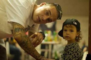 Маленький сын рэпера Гуфа попал в больницу с черепно-мозговой травмой