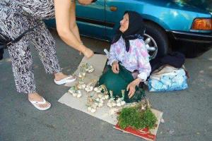 "Купи у бабушки": в Фейсбуке новый флешмоб