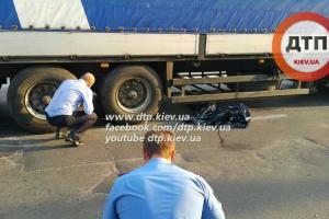 В Киеве грузовик раздавил бабушку