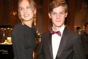 Сын Табакова появился на публике с новой возлюбленной-актрисой