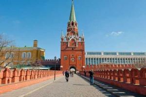 В Москве босой художник пытался пробраться в Кремль к Путину