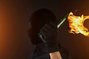 Посольство США в Узбекистане забросали «коктейлями Молотова»