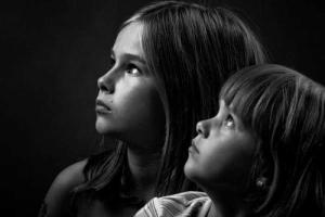 Старшие сестры более склонны к полноте