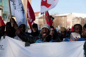 Немецкие исламисты вербуют прибывающих беженцев