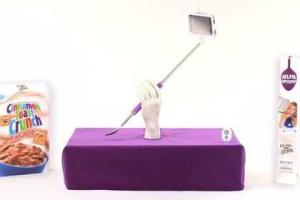 Для любителей фотографировать еду: в США изобрели селфи-ложку