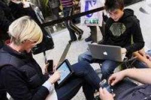 Женщину признали инвалидом из-за аллергии на гаджеты