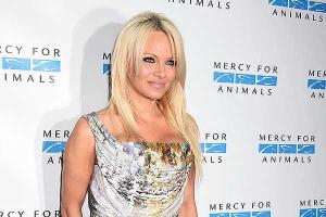 Памела Андерсон продаст россиянам буй