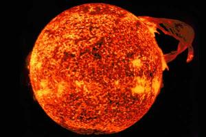 Ученые ждут мощного взрыва на Солнце