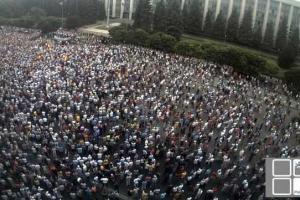 Майдан в Молдове: Люди устанавливают палатки, есть первые пострадавшие