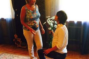 Эпатажной миллионерше Ларисе Копенкиной сделал предложение юный ухажер