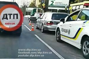 Патрульные машины продолжают врезаться: в Одессе влетели в Мерседес 