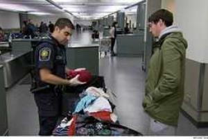 Сентябрьские нововведения в европейских аэропортах: у пассажиров могут потребовать образцы тела