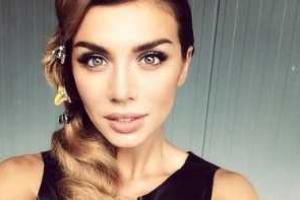 Анну Седакову потянуло на солёненькое: не просто так