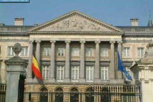 Здание парламента в Брюсселе эвакуируют из-за угрозы взрыва