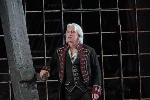 Больной раком Дмитрий Хворостовский возвращается на сцену