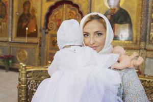 Навка показала фото с крестин дочери