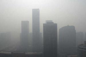 Сильный смог в Пекине достиг опасного уровня