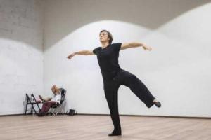 Сергей Безруков осваивает балет